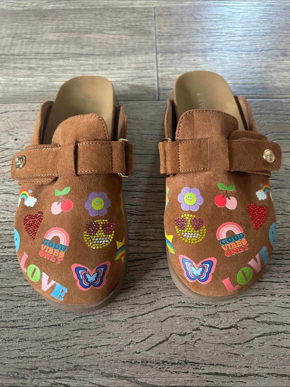 Steve Madden Brown Kids Slip-On Clogs with Colorful Sticker Motifs